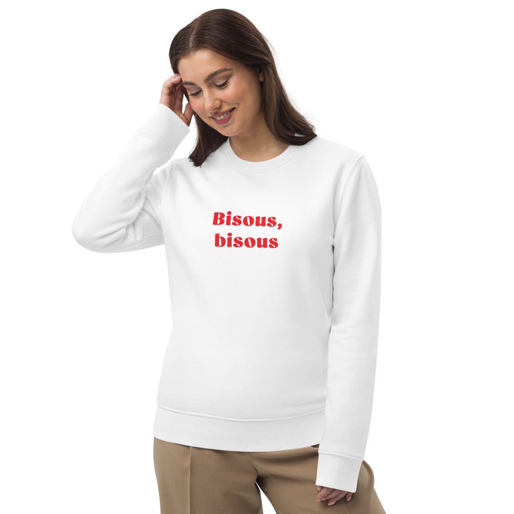 Capture French women style with the minimal yet chic Francophile 'French Kiss' Organic Sweatshirt.