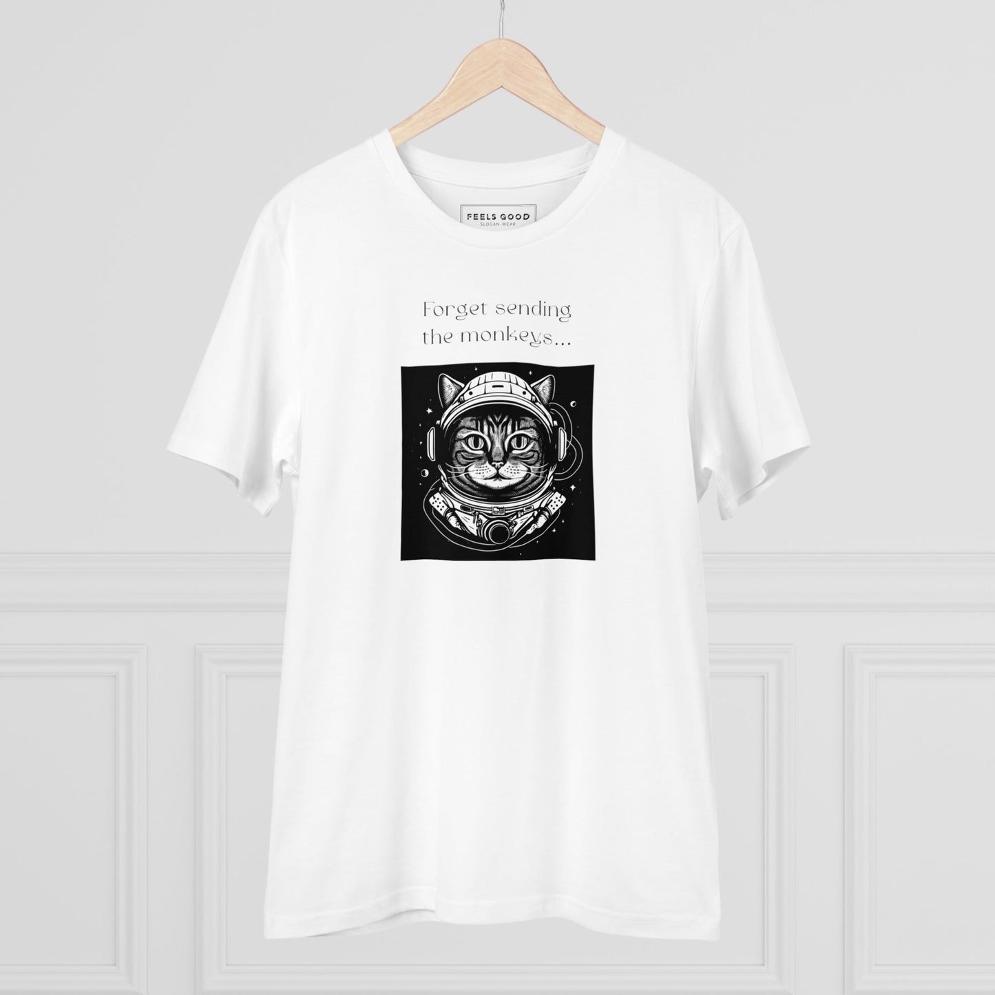 Organic cotton cat astronaut tee shirt, great for gifts.