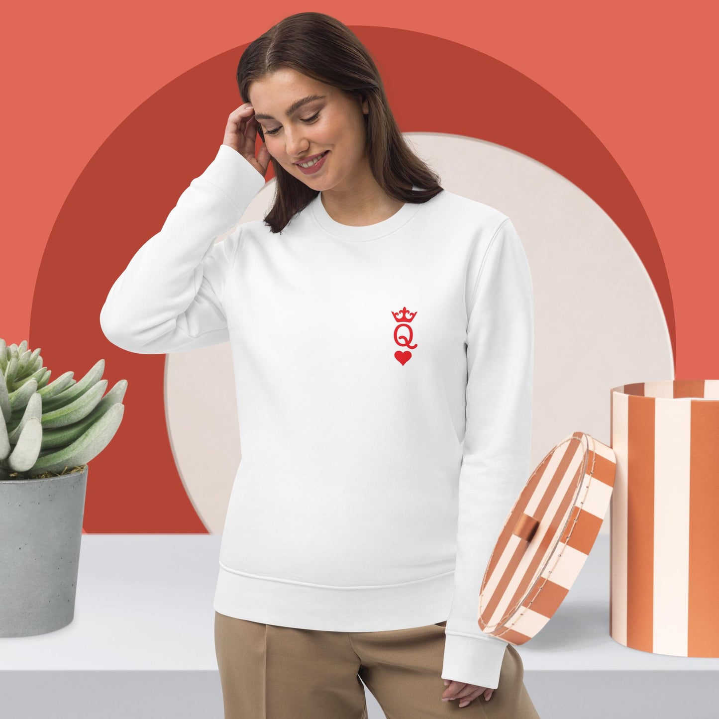 Contemporary 'Queen Of Hearts' Organic Cotton Sweatshirt – relaxed fit, timeless print