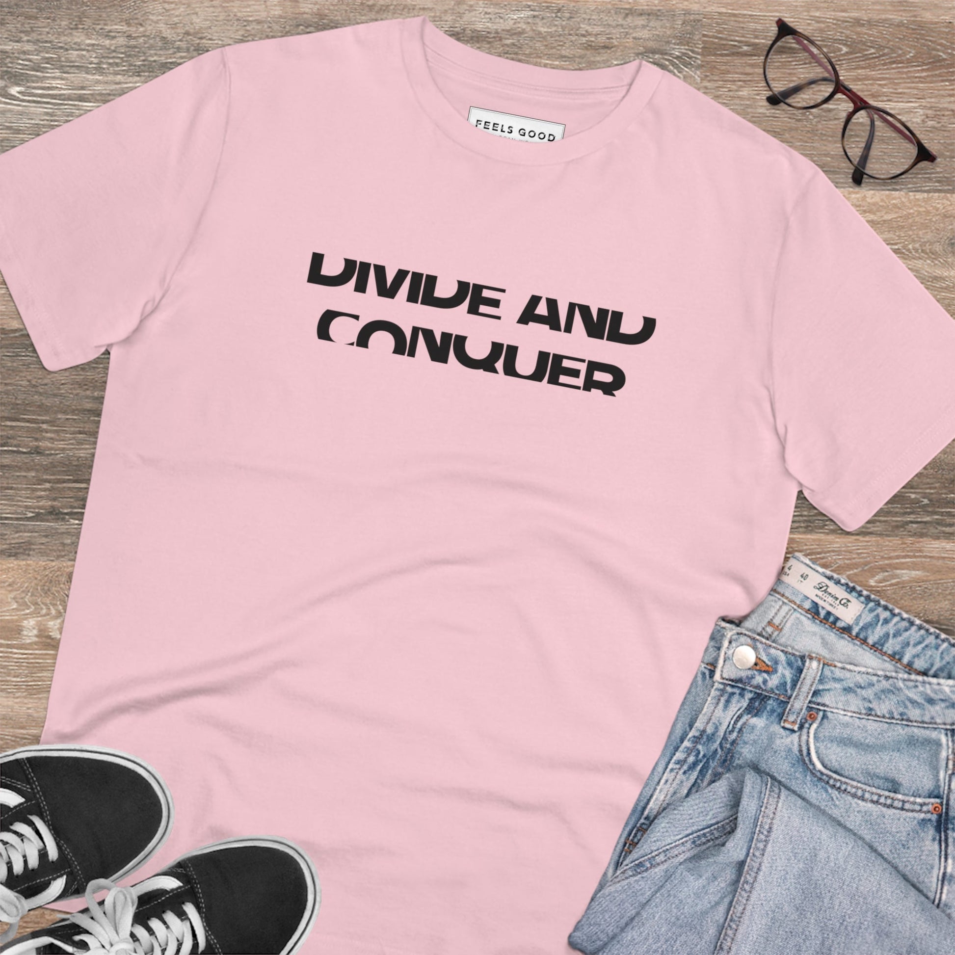 Good vibe t-shirt: Contemporary 'Divide & Conquer' organic cotton.
