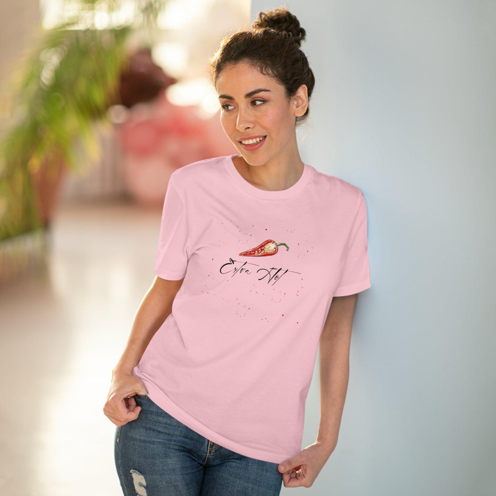 A must-have neutral t-shirt, the feminist 'Extra Hot' organic cotton t-shirt blends style and statement.