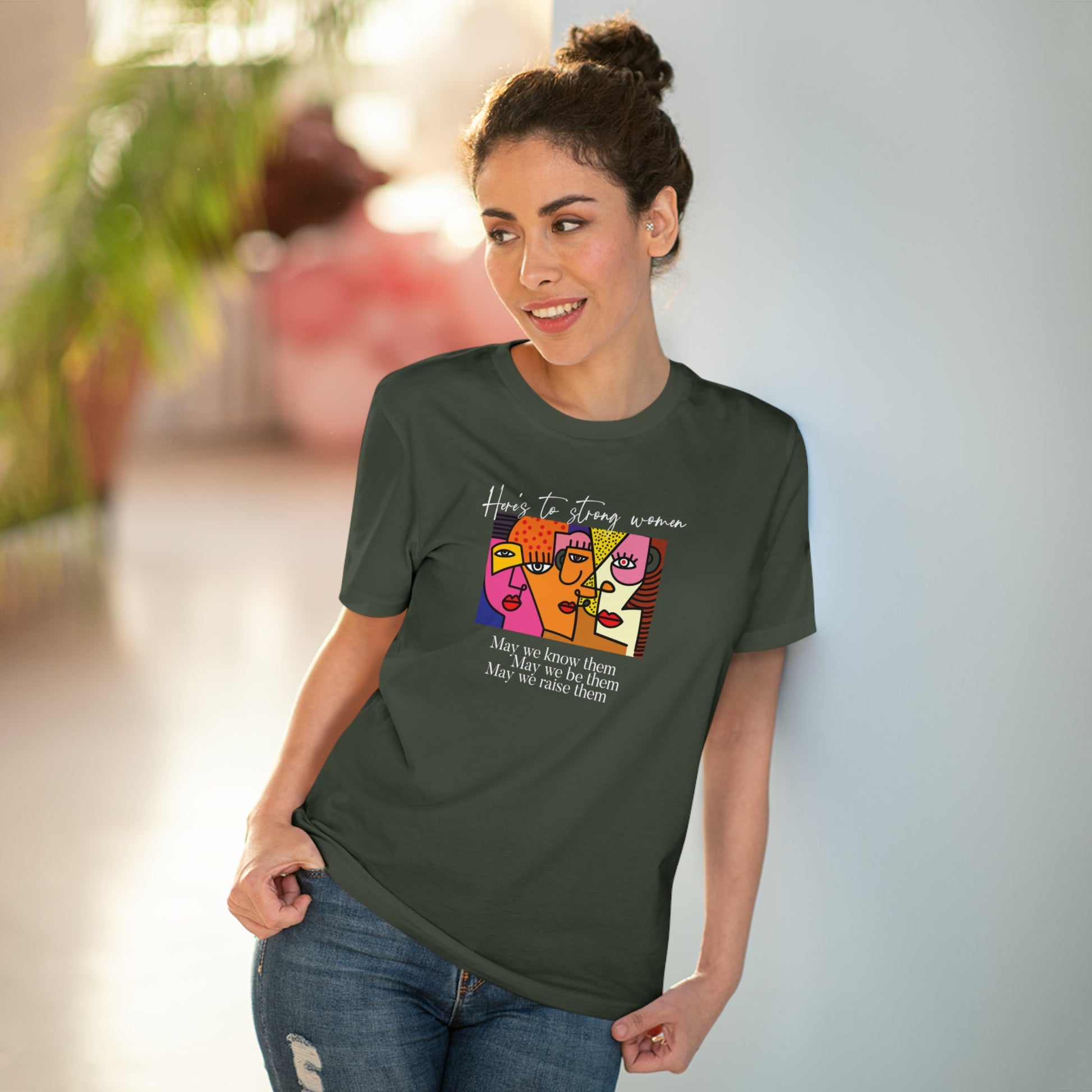 Empowering feminist t shirt – Organic cotton tee for unisex, non-binary fashion

