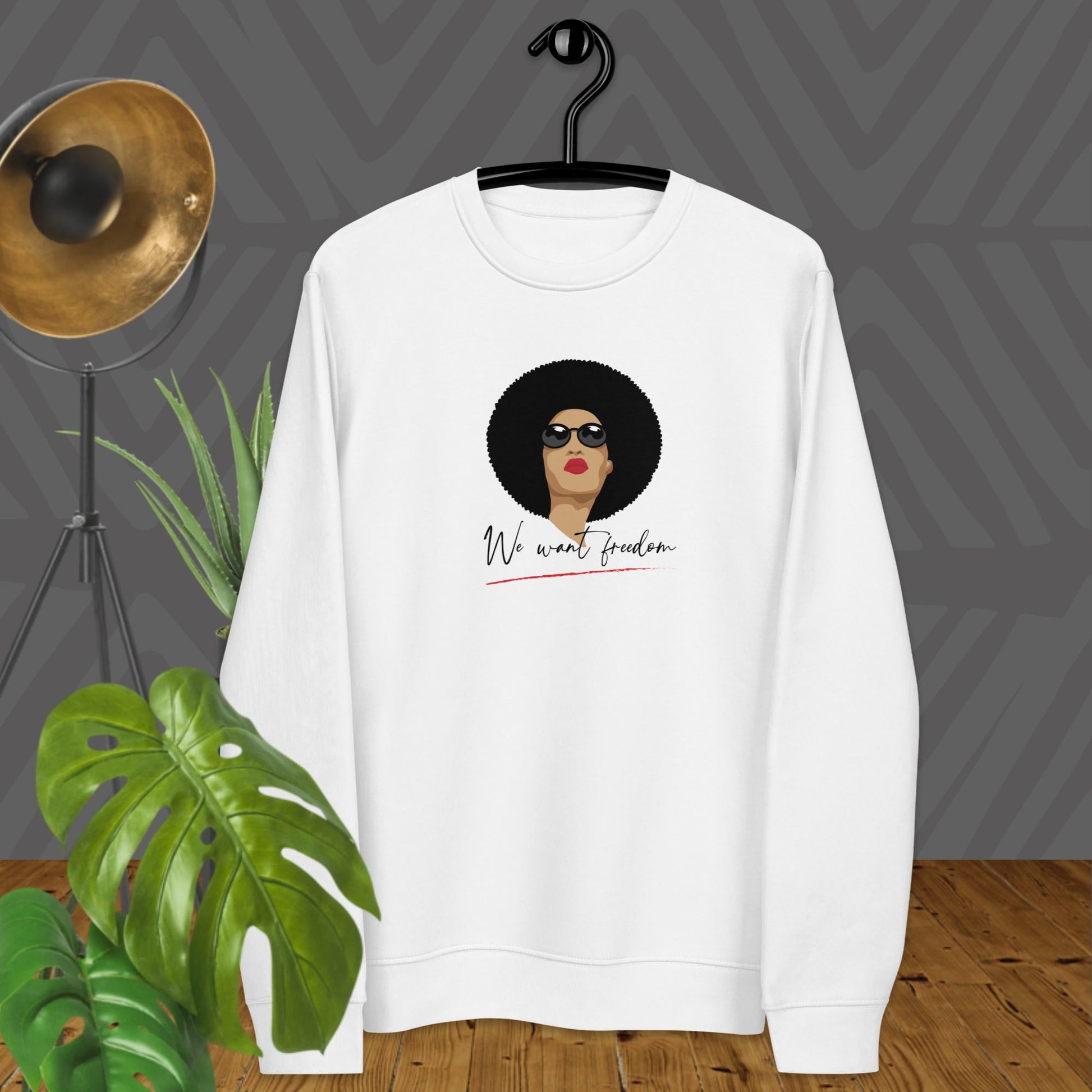 Cozy up in this powerful sweatshirt for women, made with 100% organic cotton.