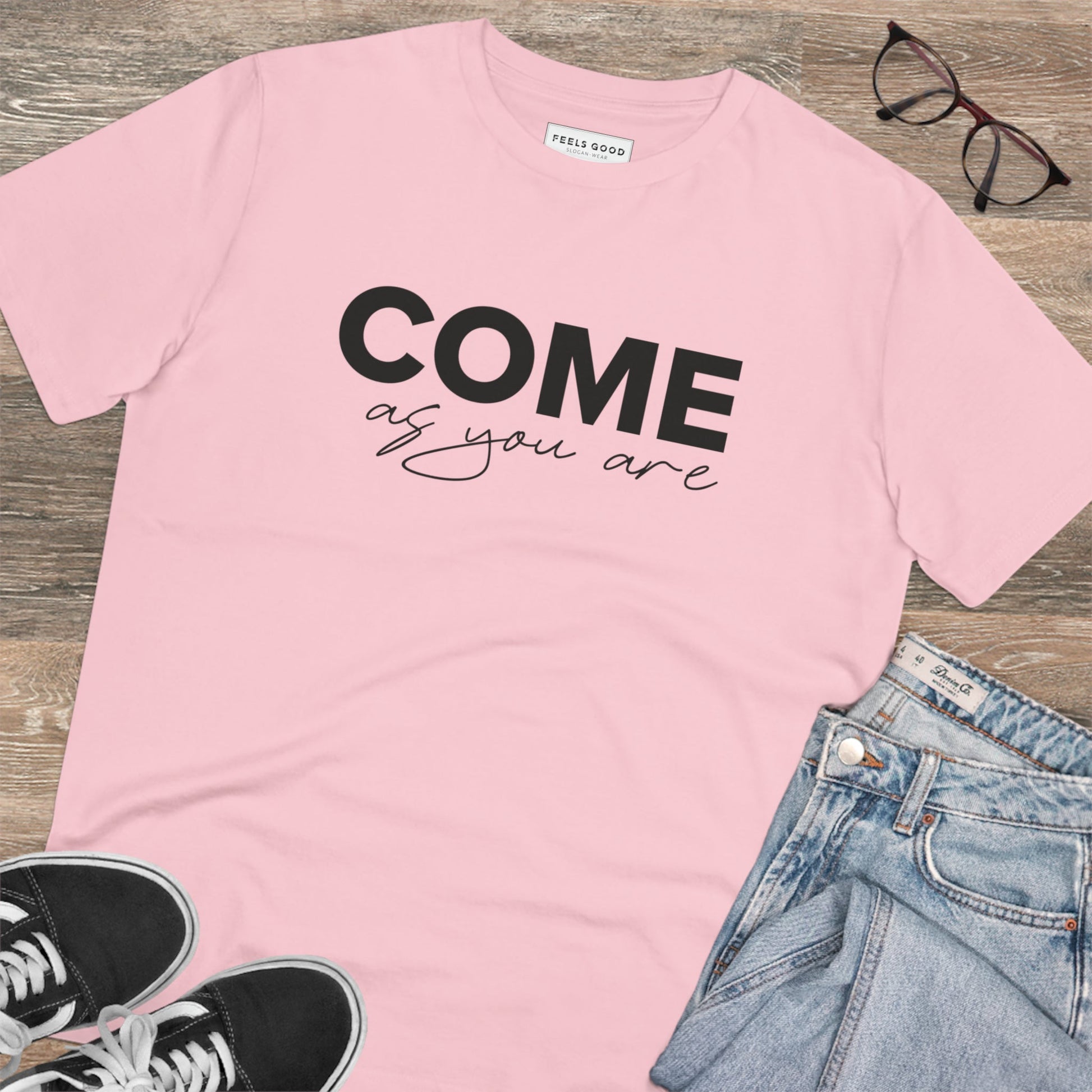 Organic Cotton 'Come As You Are' T-shirt with a nostalgic look for laid-back days

