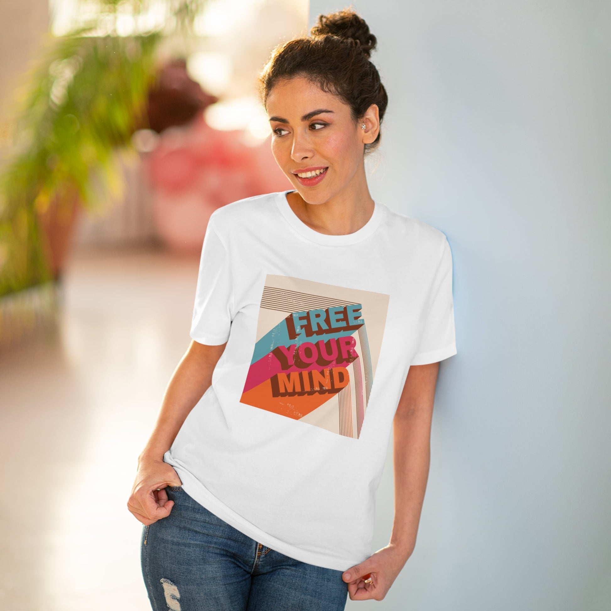 Stay stylish in the Positive 'Free Your Mind' Retro Organic Cotton T-Shirt. Retro t-shirts for women!