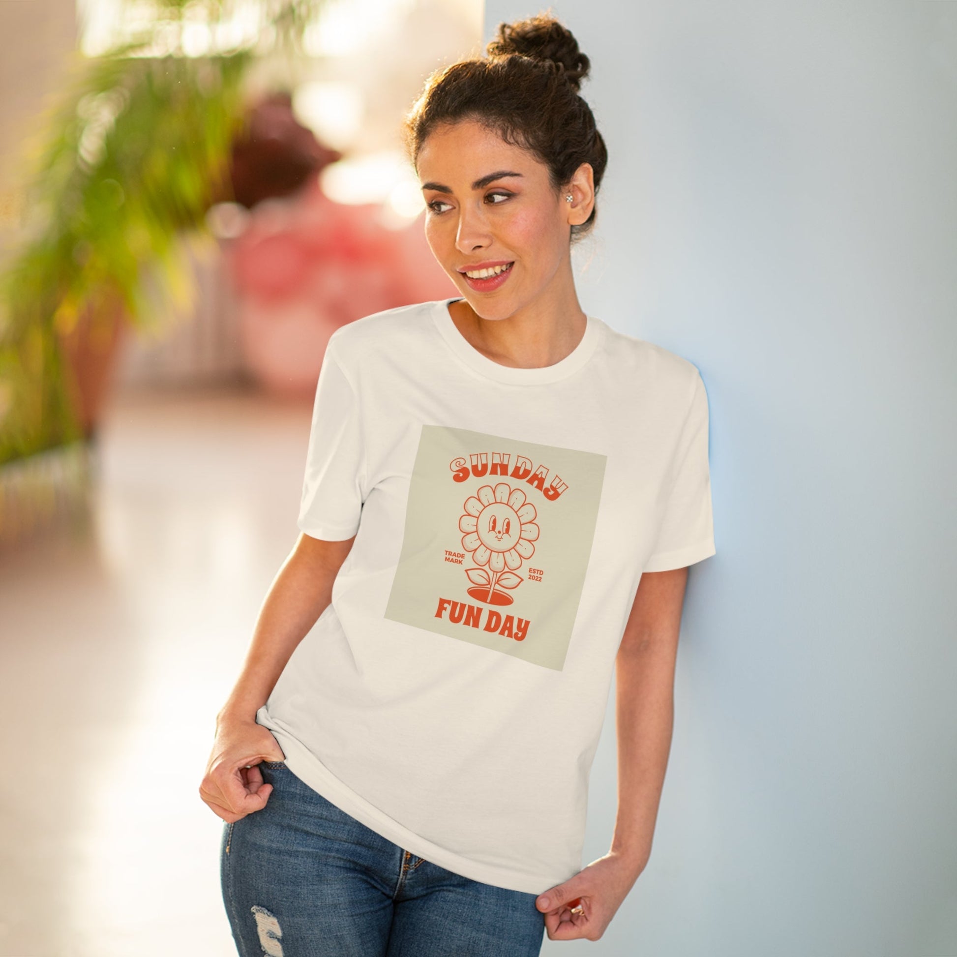 Express yourself with the Positive ‘Fun Day Sunday’ Retro Organic Cotton T-Shirt—a true retro staple!