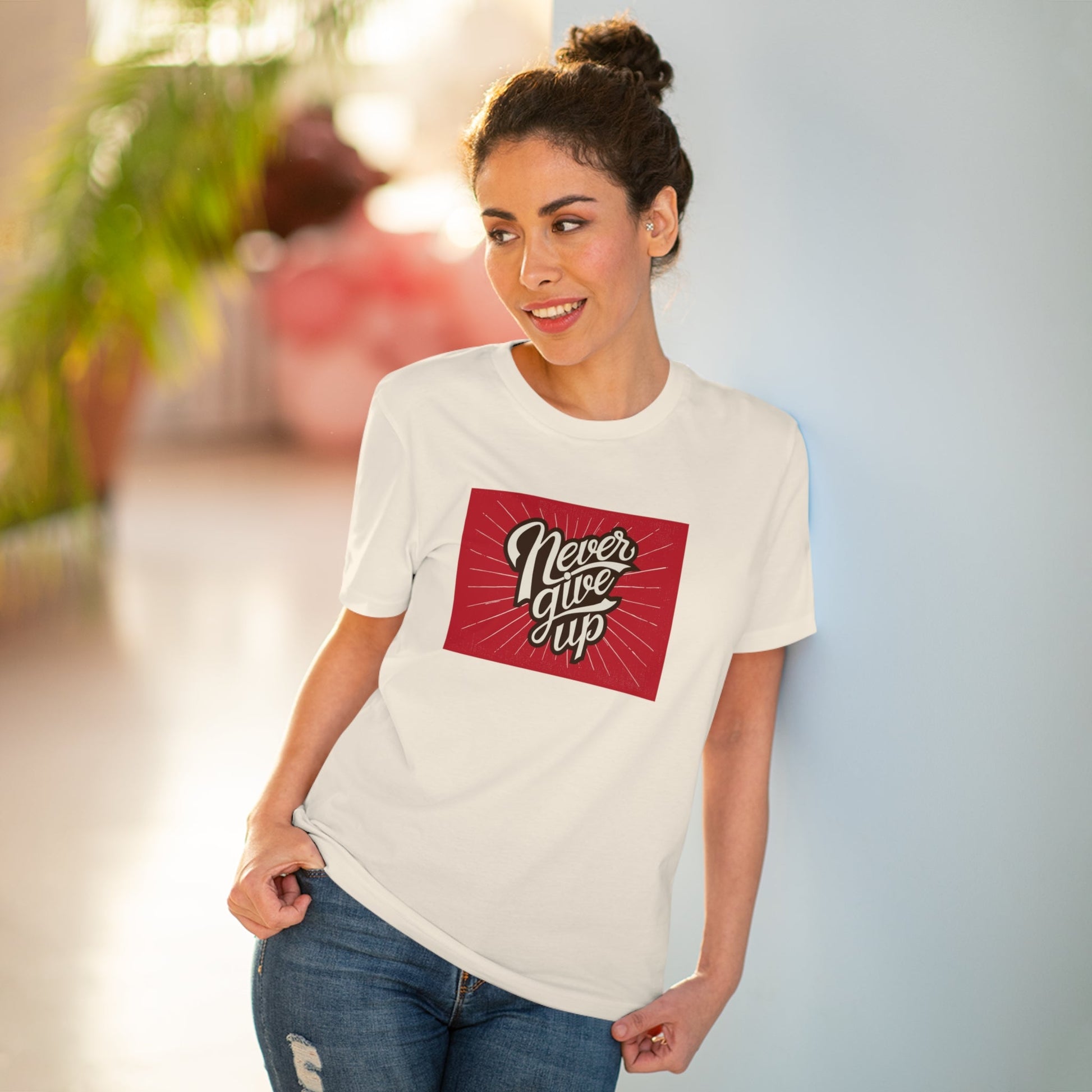 Inspire and stand out in the positive 'Never Give Up' retro organic cotton t-shirt. Retro t-shirts!
